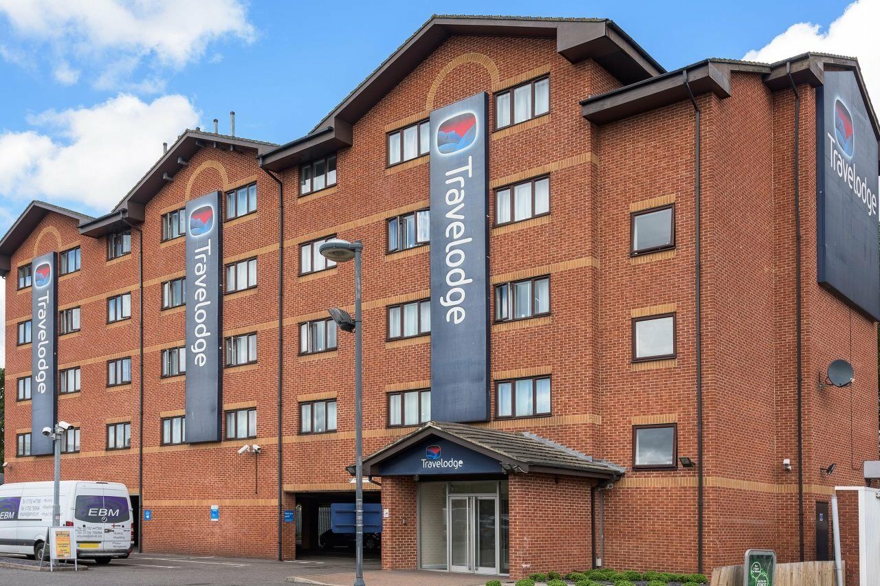 Travelodge London Park Royal Экстерьер фото